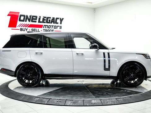 Used 2024 Land Rover Range Rover Long Wheelbase SE AWD/4WD image 9