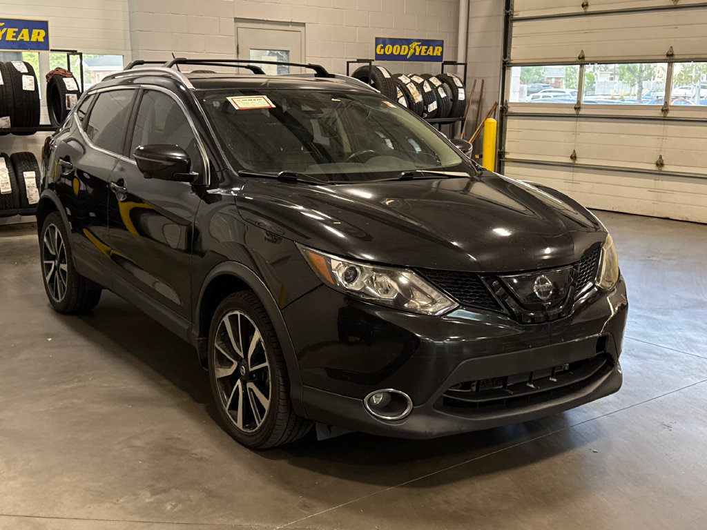 Used 2017 Nissan Rogue Sport SL w/ SL Premium Package AWD/4WD image 3
