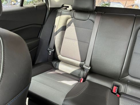 Used 2025 Chevrolet Trax LT w/ LT Convenience Package image 38