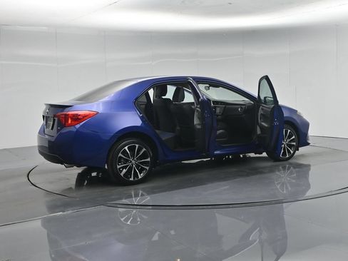 Used 2017 Toyota Corolla SE w/ Carpet Mat Package (TMS) FWD image 6