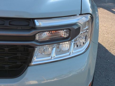 Used 2022 Ford Maverick XLT image 10