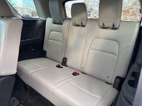 Used 2022 Nissan Pathfinder SL image 7