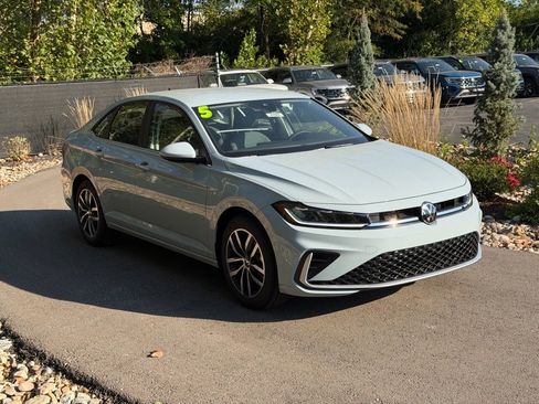 New 2025 Volkswagen Jetta SE image 7