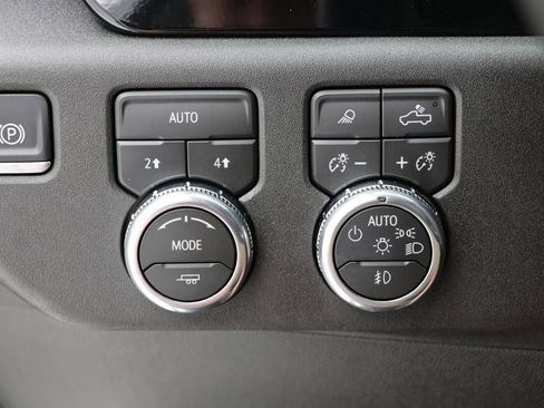 Used 2026 GMC Sierra 1500 SLT AWD/4WD image 30