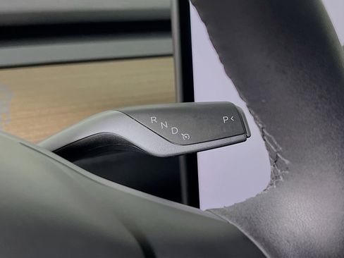 Used 2023 Tesla Model 3 Standard Range image 22