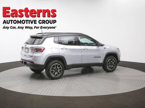 Used 2025 Jeep Compass Trailhawk w/ Trailer Tow Group AWD/4WD image 41