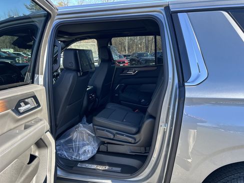 New 2026 GMC Yukon XL Denali w/ Denali Reserve Package image 14