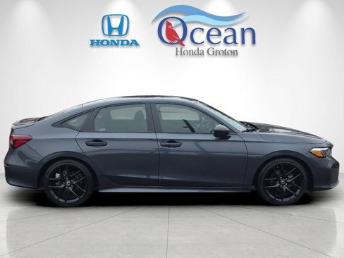 Used 2025 Honda Civic Sport image 2