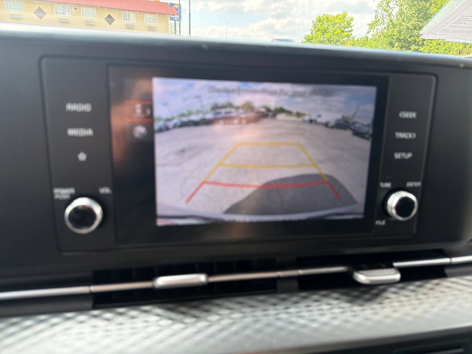Used 2023 Kia Carnival LX FWD image 22