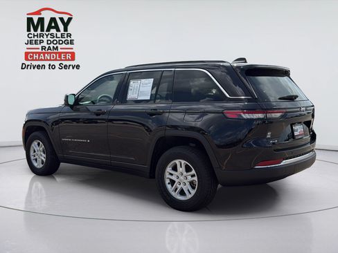Certified 2024 Jeep Grand Cherokee Laredo w/ Trailer Tow Package AWD/4WD image 5