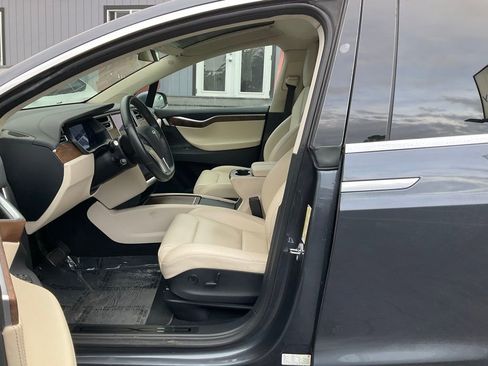Used 2017 Tesla Model X 75D image 13