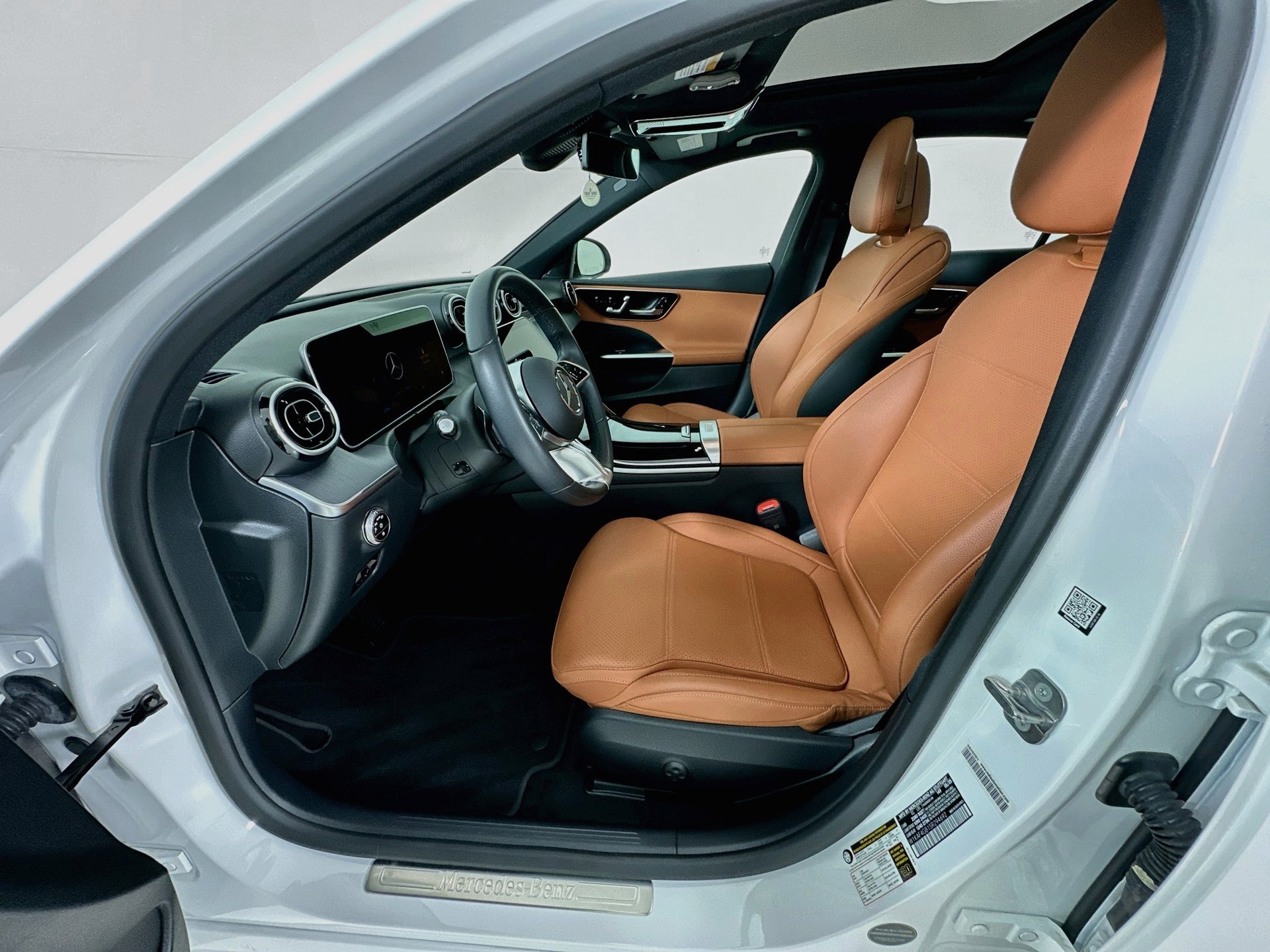 Used 2025 Mercedes-Benz C 300 Sedan image 22