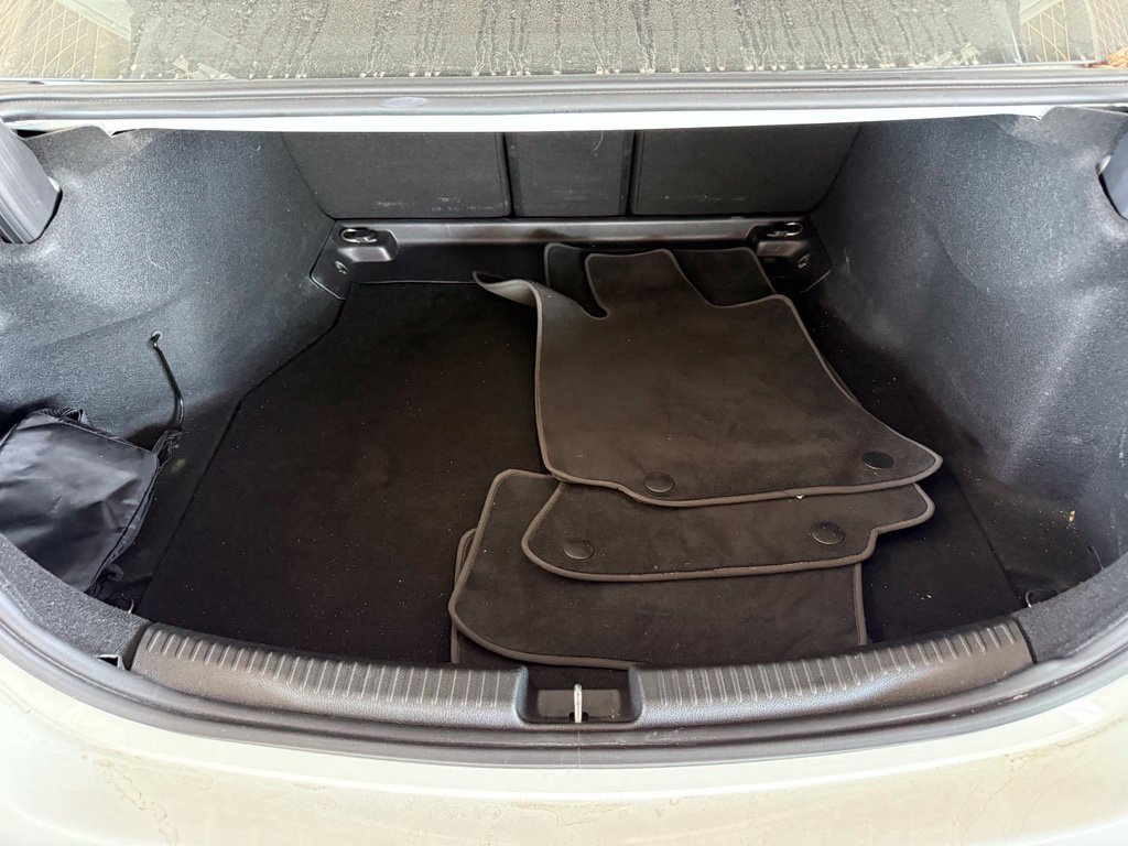Used 2023 Mercedes-Benz C 300 Sedan image 6