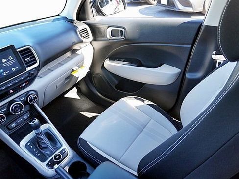 Certified 2026 Hyundai Venue SEL FWD image 22