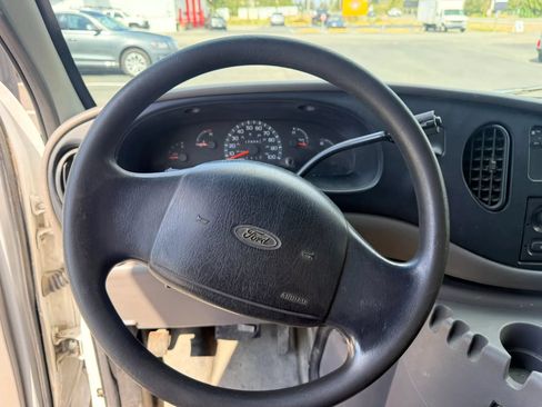 Used 2002 Ford E-350 and Econoline 350 Super Duty RWD image 14