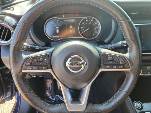 Certified 2020 Nissan Kicks SR FWD image 18