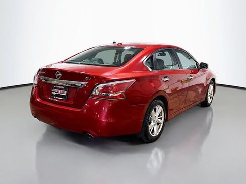 Used 2015 Nissan Altima 2.5 SV w/ Convenience Package FWD image 6