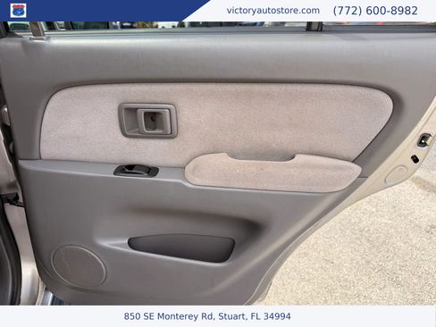 Used 2002 Toyota 4Runner SR5 RWD image 17