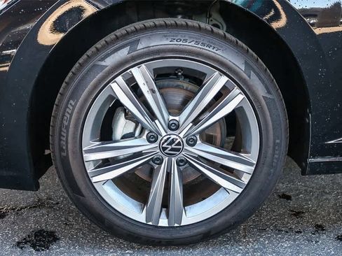 Used 2024 Volkswagen Jetta SE image 11