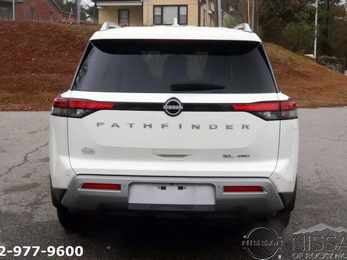 Used 2022 Nissan Pathfinder SL image 6