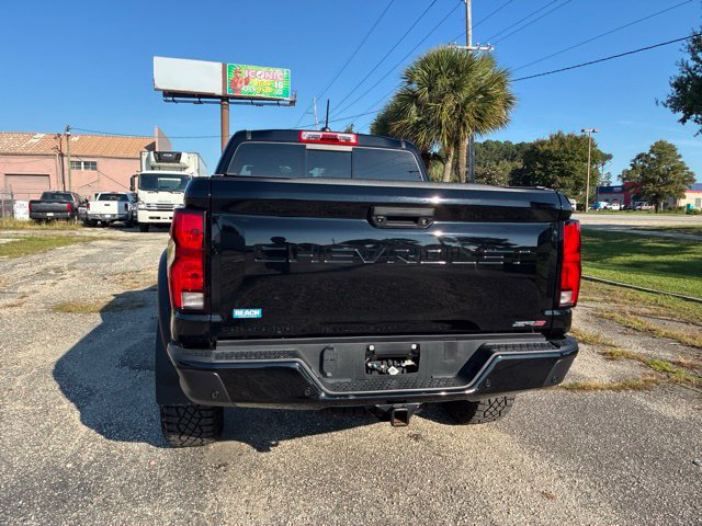 Used 2026 Chevrolet Colorado ZR2 w/ Technology Package AWD/4WD image 4