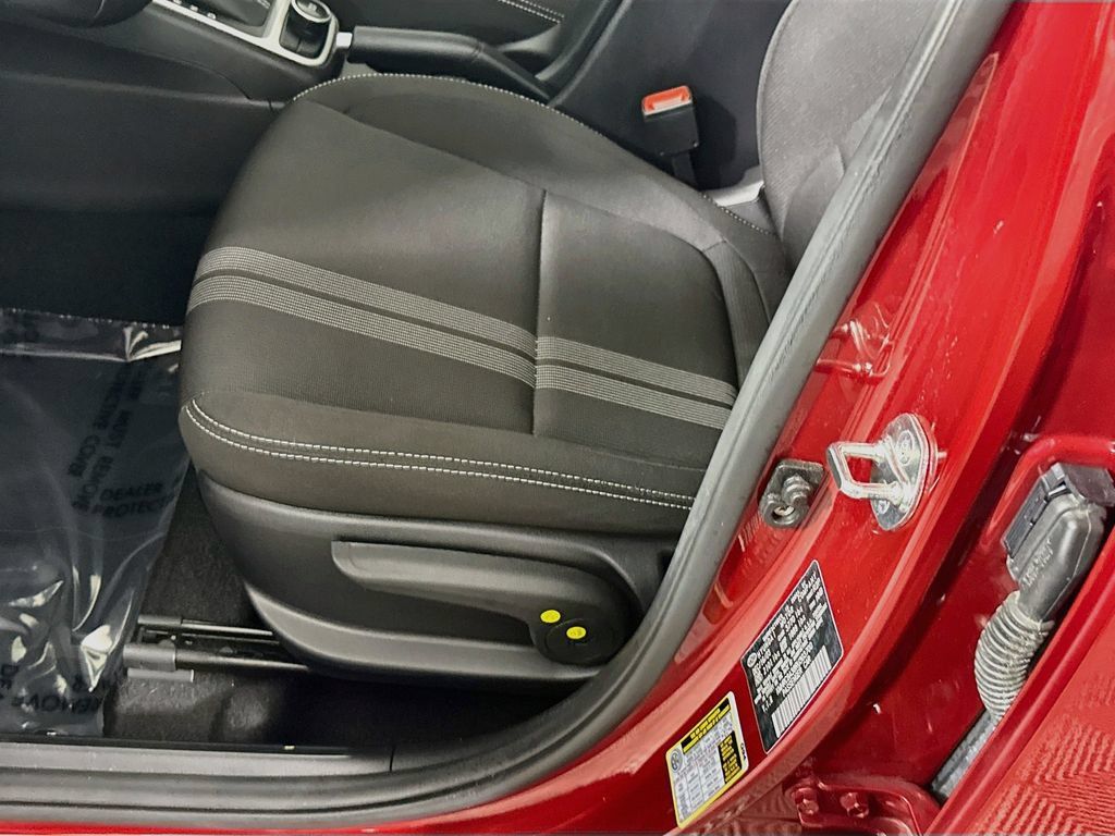 Certified 2024 Hyundai Venue SEL FWD image 25