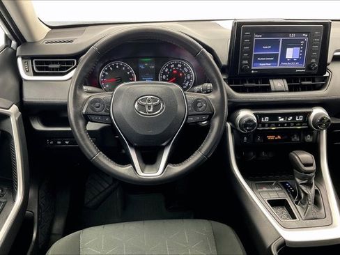 Used 2022 Toyota RAV4 XLE image 4