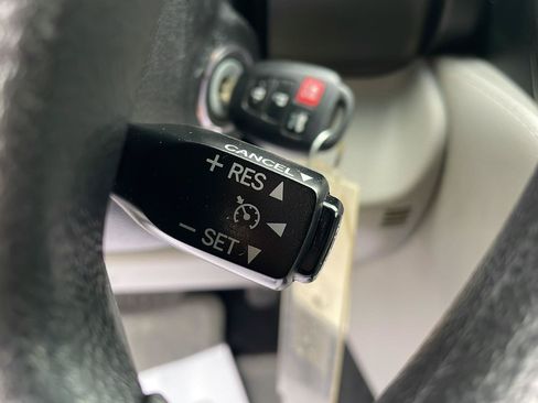 Used 2014 Toyota Camry LE FWD image 16