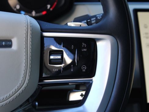 Certified 2024 Land Rover Range Rover Long Wheelbase SE image 17