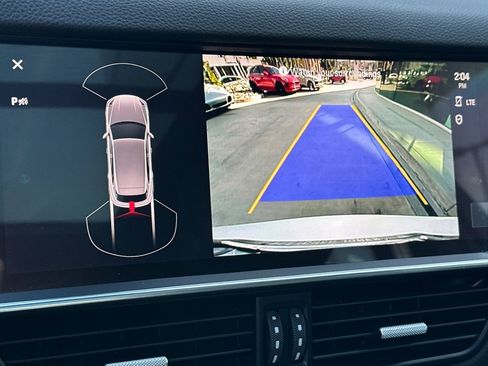 Used 2023 Porsche Cayenne Platinum Edition image 20