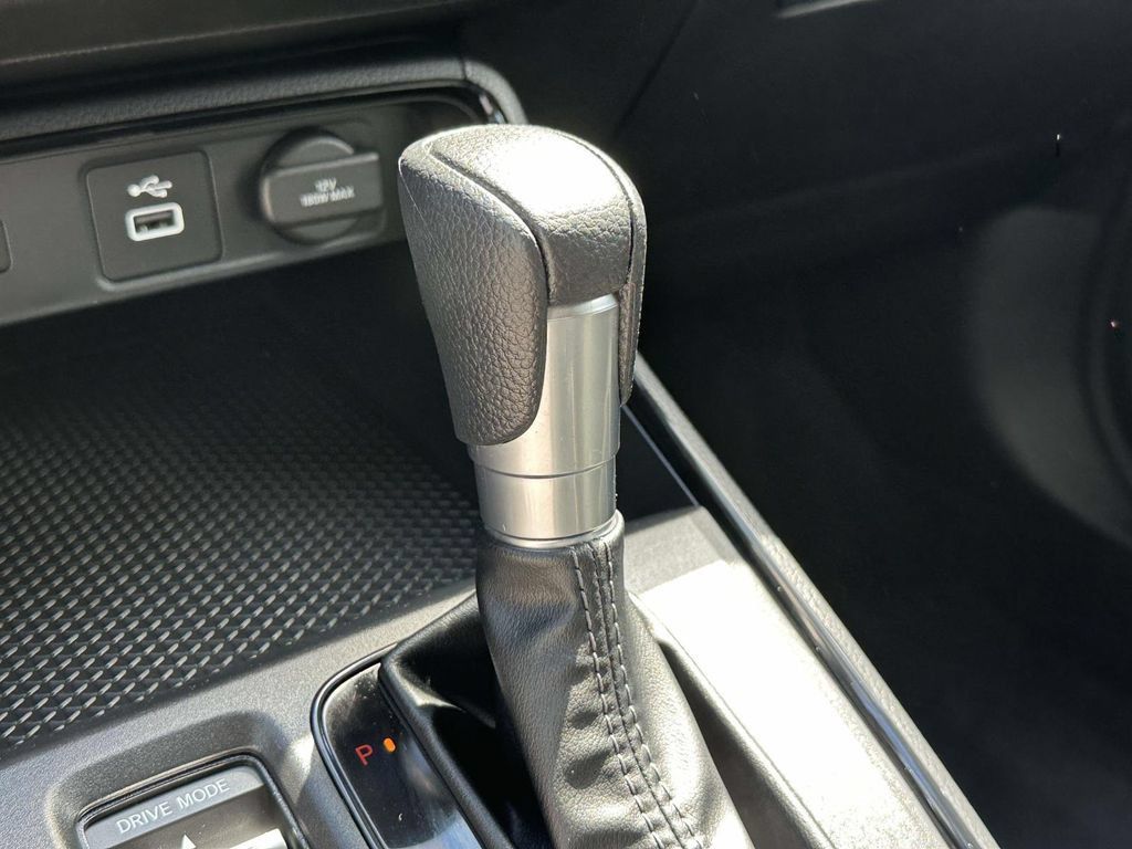 Used 2025 Honda CR-V LX image 28