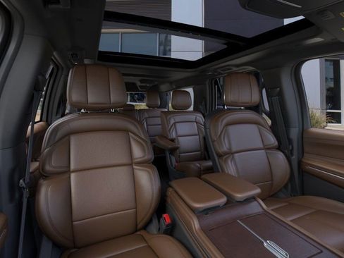 New 2025 Lincoln Navigator L Reserve image 10