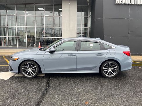 Used 2024 Honda Civic Touring image 5