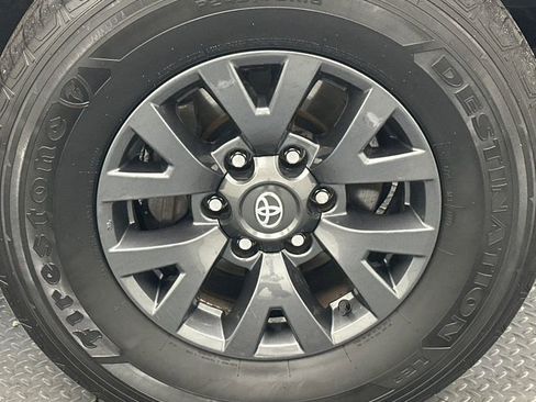 Used 2023 Toyota Tacoma SR5 w/ Technology Package image 18