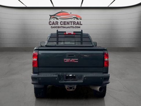 Used 2017 GMC Sierra 2500 Denali w/ Duramax Plus Package AWD/4WD image 4