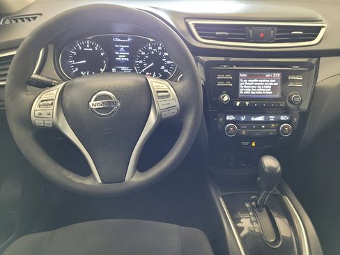 Used 2016 Nissan Rogue SV image 22