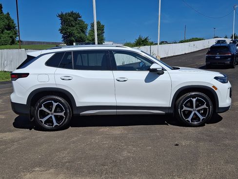 Certified 2026 Volkswagen Tiguan SE AWD/4WD image 8