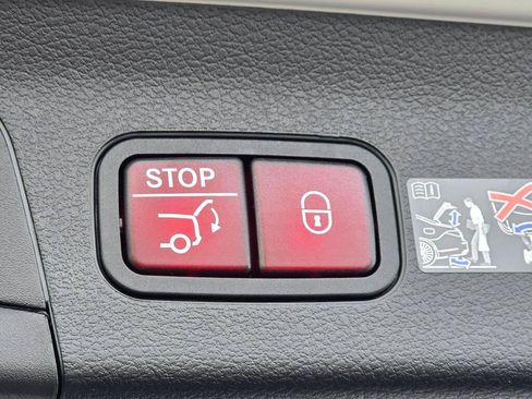 New 2026 Mercedes-Benz GLS 450 4MATIC image 21
