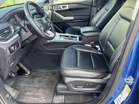 Certified 2023 Ford Explorer XLT w/ Equipment Group 202A AWD/4WD image 19