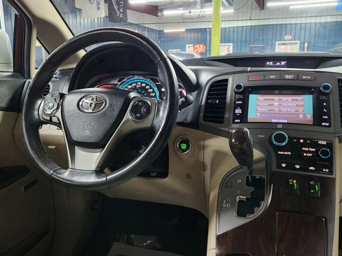 Used 2013 Toyota Venza XLE w/ XLE Premium Pkg image 39