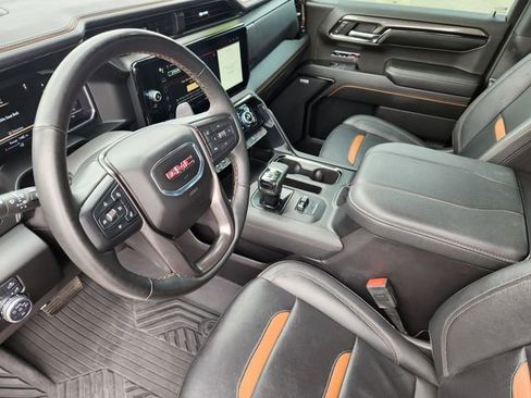 Used 2024 GMC Sierra 1500 AT4 w/ AT4 Premium Package AWD/4WD image 8