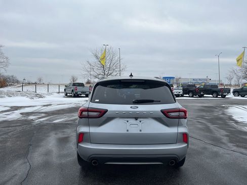Used 2023 Ford Escape ST-Line w/ Cold Weather Package image 4