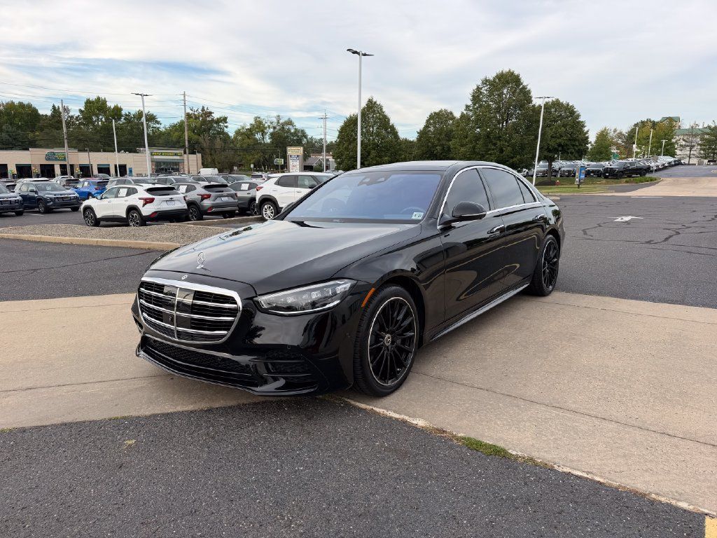 Used 2022 Mercedes-Benz S 500 4MATIC image 3