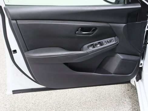 Used 2025 Nissan Sentra S FWD image 12