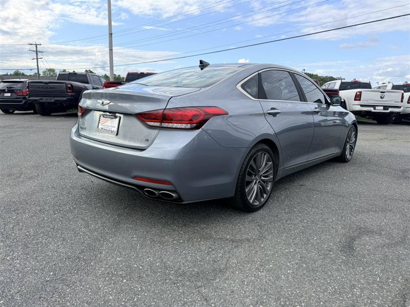 Used 2015 Hyundai Genesis 5.0 w/ Option Group 05 RWD image 5