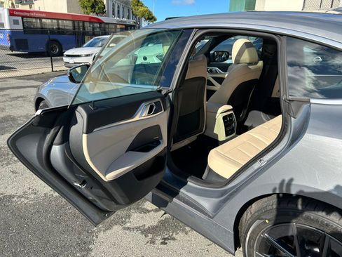 Used 2023 BMW i4 eDrive40 image 58