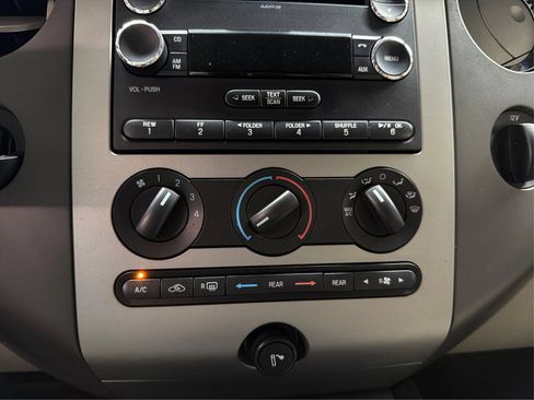 Used 2012 Ford Expedition XLT RWD image 19