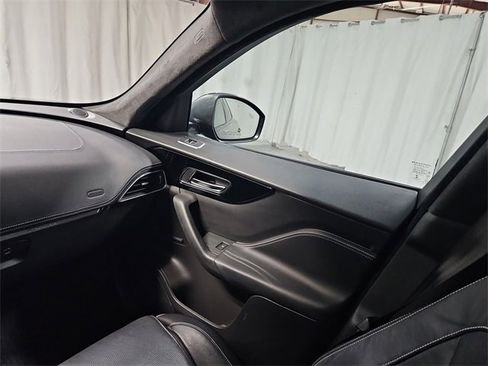 Used 2020 Jaguar F-PACE R-Sport image 11