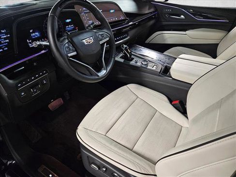 Used 2024 Cadillac Escalade Sport w/ Touring Package image 9