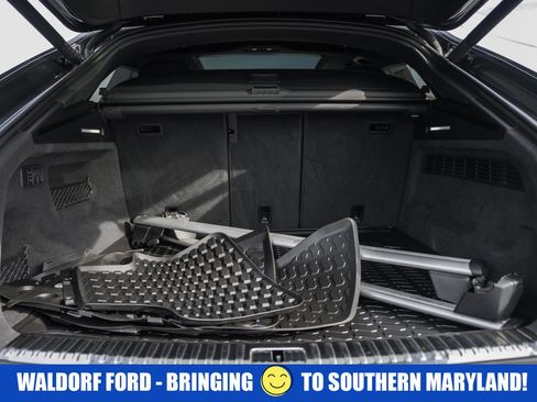 Used 2021 Audi Q8 Prestige w/ Prestige Package image 10